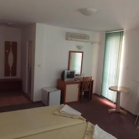 Хотел Аква, С.Равда Hotel Ravda