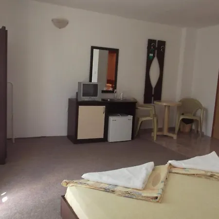 Хотел Аква, С.Равда Hotel Ravda
